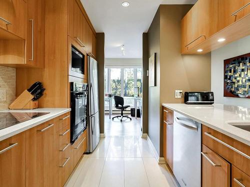 Cuisine - 4096 Rue De La Seine, Laval (Chomedey), QC - Indoor Photo Showing Kitchen