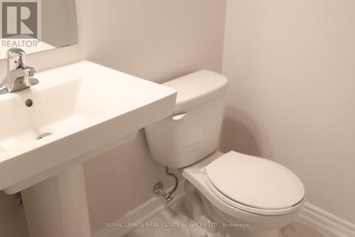 94 - 677 Park Road N, Brantford, ON - Indoor Photo Showing Bathroom