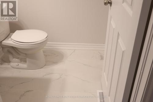 94 - 677 Park Road N, Brantford, ON - Indoor Photo Showing Bathroom