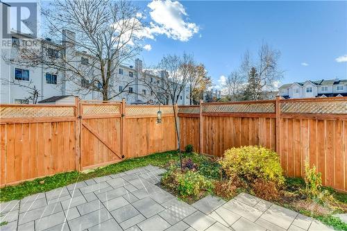 39 Castlegreen Private, Ottawa, ON - Outdoor