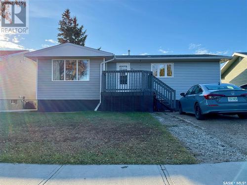 939 Brown Street, Moose Jaw, SK - Outdoor