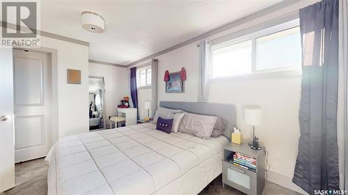 939 Brown Street, Moose Jaw, SK - Indoor Photo Showing Bedroom