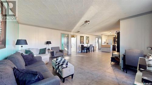 939 Brown Street, Moose Jaw, SK - Indoor Photo Showing Living Room