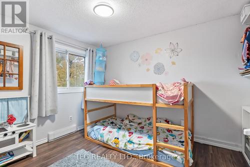 1440 Fleming Court, Oshawa (Lakeview), ON - Indoor Photo Showing Bedroom