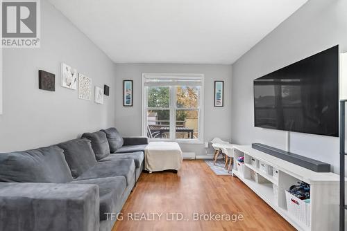 1440 Fleming Court, Oshawa (Lakeview), ON - Indoor Photo Showing Living Room