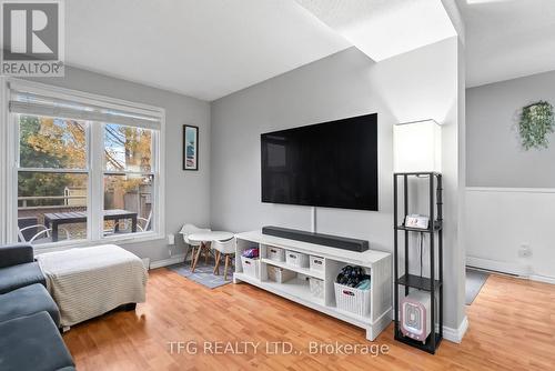 1440 Fleming Court, Oshawa (Lakeview), ON - Indoor Photo Showing Living Room