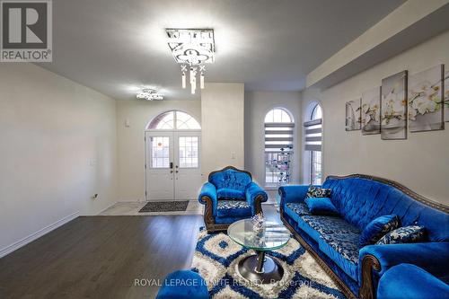 2457 Florentine Place, Pickering, ON - Indoor Photo Showing Living Room