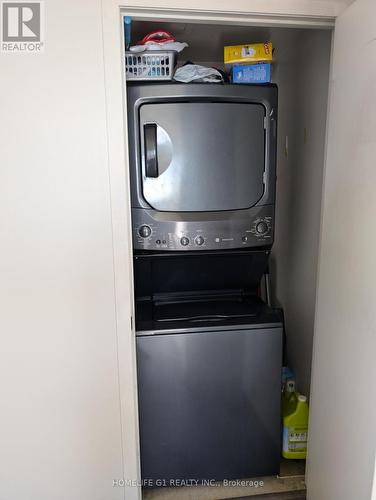 Ph-103 - 38 Lee Centre Drive, Toronto, ON - Indoor Photo Showing Laundry Room