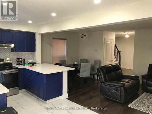 35 Hillsburgh (Upper) Drive, Brampton, ON - Indoor Photo Showing Kitchen