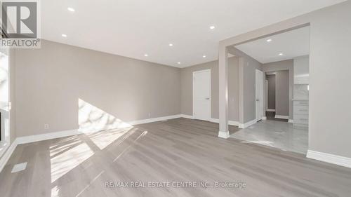 50 Swanhurst Boulevard, Mississauga, ON - Indoor Photo Showing Other Room