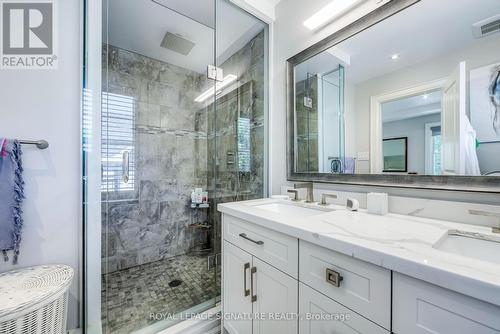 294 Robinson Street, Oakville, ON - Indoor Photo Showing Bathroom