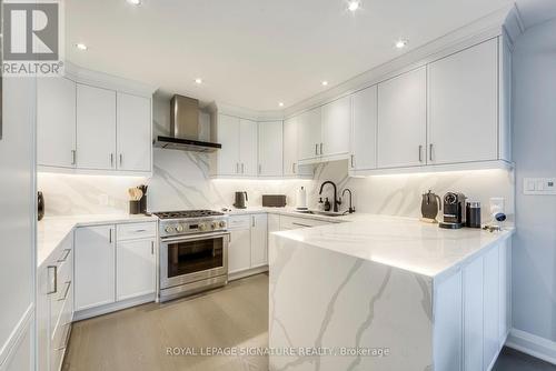 294 Robinson Street, Oakville, ON - Indoor Photo Showing Kitchen With Upgraded Kitchen