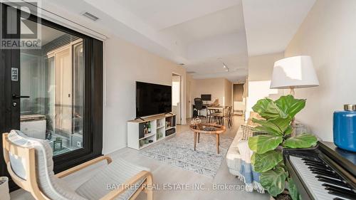 613 - 33 Frederick Todd Way, Toronto, ON - Indoor Photo Showing Living Room