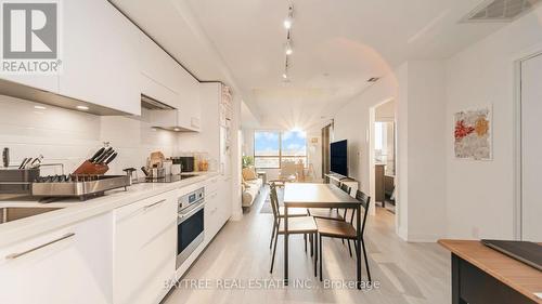 613 - 33 Frederick Todd Way, Toronto, ON - Indoor Photo Showing Kitchen With Upgraded Kitchen