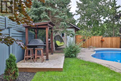 2 Gleave Court, Aurora, ON - Outdoor With In Ground Pool With Deck Patio Veranda