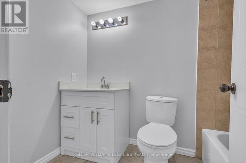 922 - 95 Trailwood Drive, Mississauga, ON - Indoor Photo Showing Bathroom