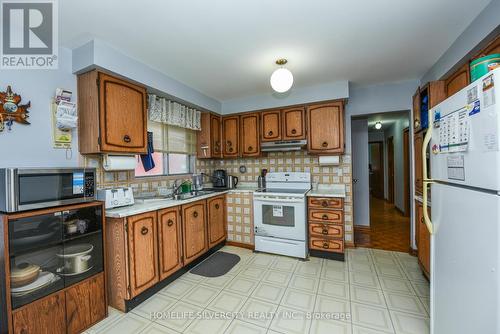 3301 Chipley Crescent, Mississauga, ON - Indoor Photo Showing Kitchen