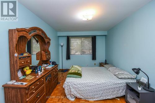 3301 Chipley Crescent, Mississauga, ON - Indoor Photo Showing Bedroom