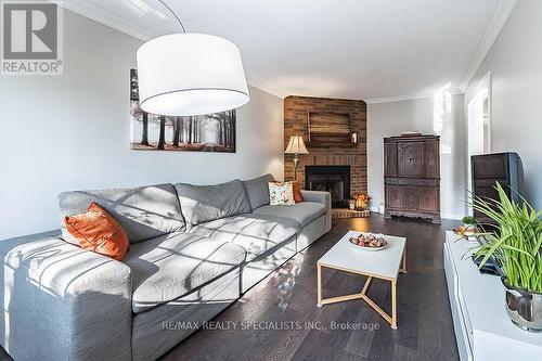 7326 Aspen Avenue, Mississauga, ON - Indoor Photo Showing Living Room With Fireplace