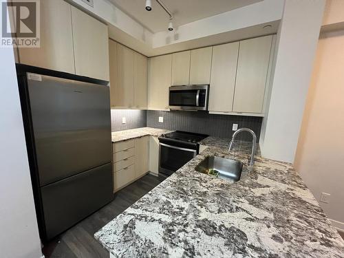 1709 - 4633 Glen Erin Drive, Mississauga, ON - Indoor Photo Showing Kitchen