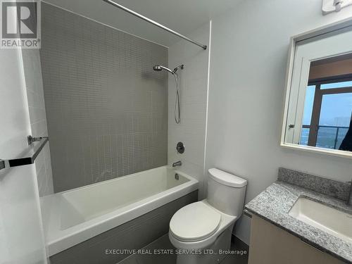 1709 - 4633 Glen Erin Drive, Mississauga, ON - Indoor Photo Showing Bathroom