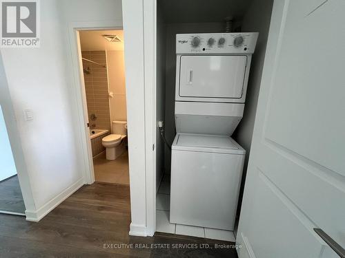 607 - 4655 Glen Erin Drive, Mississauga, ON - Indoor Photo Showing Laundry Room