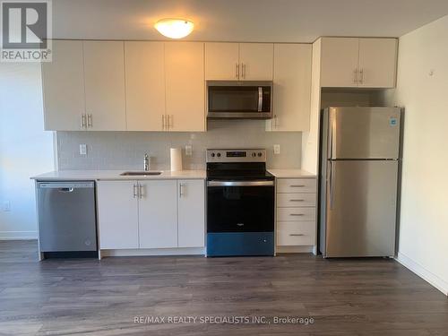 311 - 3401 Ridgeway Drive, Mississauga, ON - Indoor Photo Showing Kitchen