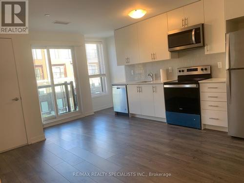 311 - 3401 Ridgeway Drive, Mississauga, ON - Indoor Photo Showing Kitchen