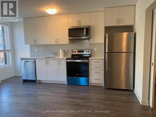 311 - 3401 Ridgeway Drive, Mississauga, ON - Indoor Photo Showing Kitchen