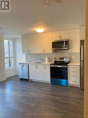 311 - 3401 Ridgeway Drive, Mississauga, ON - Indoor Photo Showing Kitchen