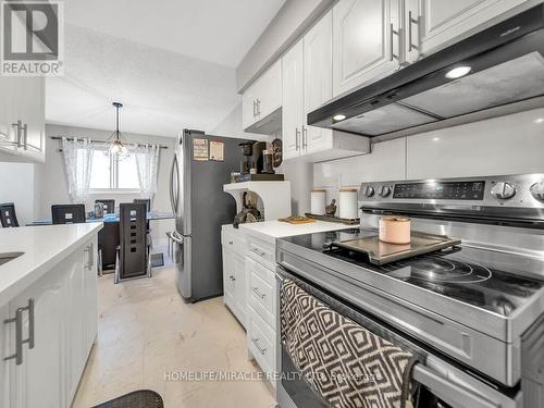 3 - 24 Franklin Court, Brampton, ON - Indoor Photo Showing Kitchen