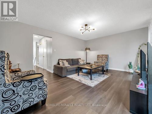 3 - 24 Franklin Court, Brampton, ON - Indoor Photo Showing Living Room