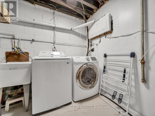 3 - 24 Franklin Court, Brampton, ON - Indoor Photo Showing Laundry Room