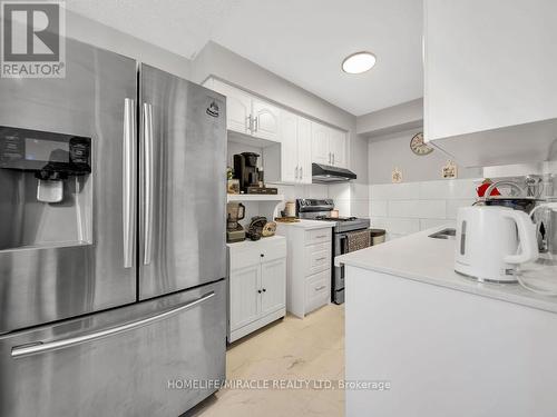 3 - 24 Franklin Court, Brampton, ON - Indoor Photo Showing Kitchen