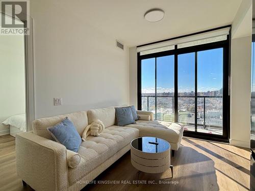 1118 - 86 Dundas Street E, Mississauga, ON - Indoor Photo Showing Living Room