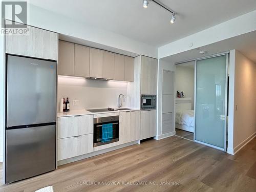 1118 - 86 Dundas Street E, Mississauga, ON - Indoor Photo Showing Kitchen