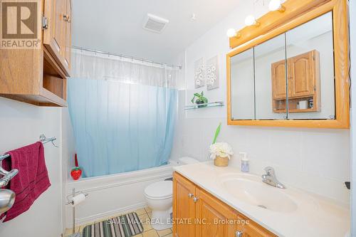 2 Geneva Crescent, Brampton, ON - Indoor Photo Showing Bathroom