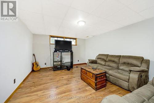 13596 4 Line, Halton Hills, ON - Indoor Photo Showing Living Room