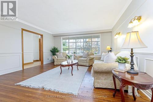 13596 4 Line, Halton Hills, ON - Indoor Photo Showing Living Room