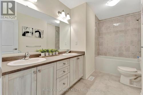 7 Freedom Crescent, Hamilton, ON - Indoor Photo Showing Bathroom