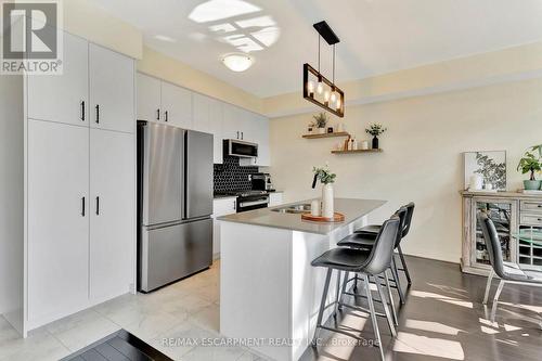 7 Freedom Crescent, Hamilton, ON - Indoor Photo Showing Kitchen