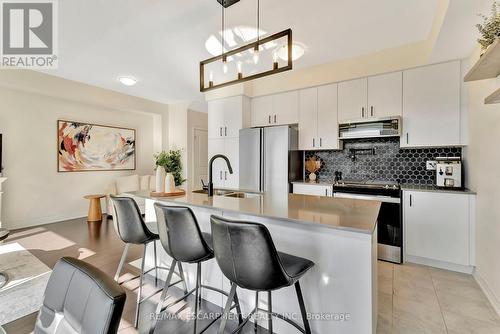 7 Freedom Crescent, Hamilton, ON - Indoor Photo Showing Kitchen With Stainless Steel Kitchen With Double Sink With Upgraded Kitchen