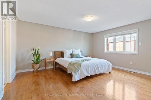 438 Old Colony Road, Richmond Hill, ON - Indoor Photo Showing Bedroom