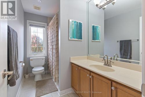 438 Old Colony Road, Richmond Hill, ON - Indoor Photo Showing Bathroom