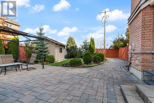 438 Old Colony Road, Richmond Hill, ON - Outdoor