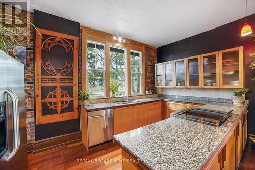 687 Highway 6, Haldimand, ON - Indoor Photo Showing Kitchen With Double Sink