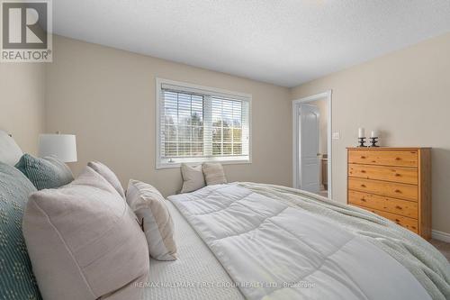 963 Lake Drive E, Georgina (Sutton & Jackson'S Point), ON - Indoor Photo Showing Bedroom