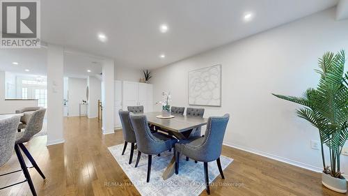 329 Warner Crescent, Newmarket, ON - Indoor Photo Showing Dining Room