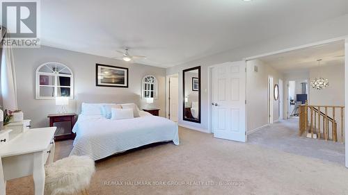 329 Warner Crescent, Newmarket, ON - Indoor Photo Showing Bedroom