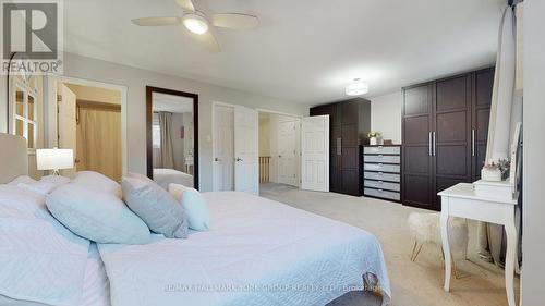 329 Warner Crescent, Newmarket, ON - Indoor Photo Showing Bedroom